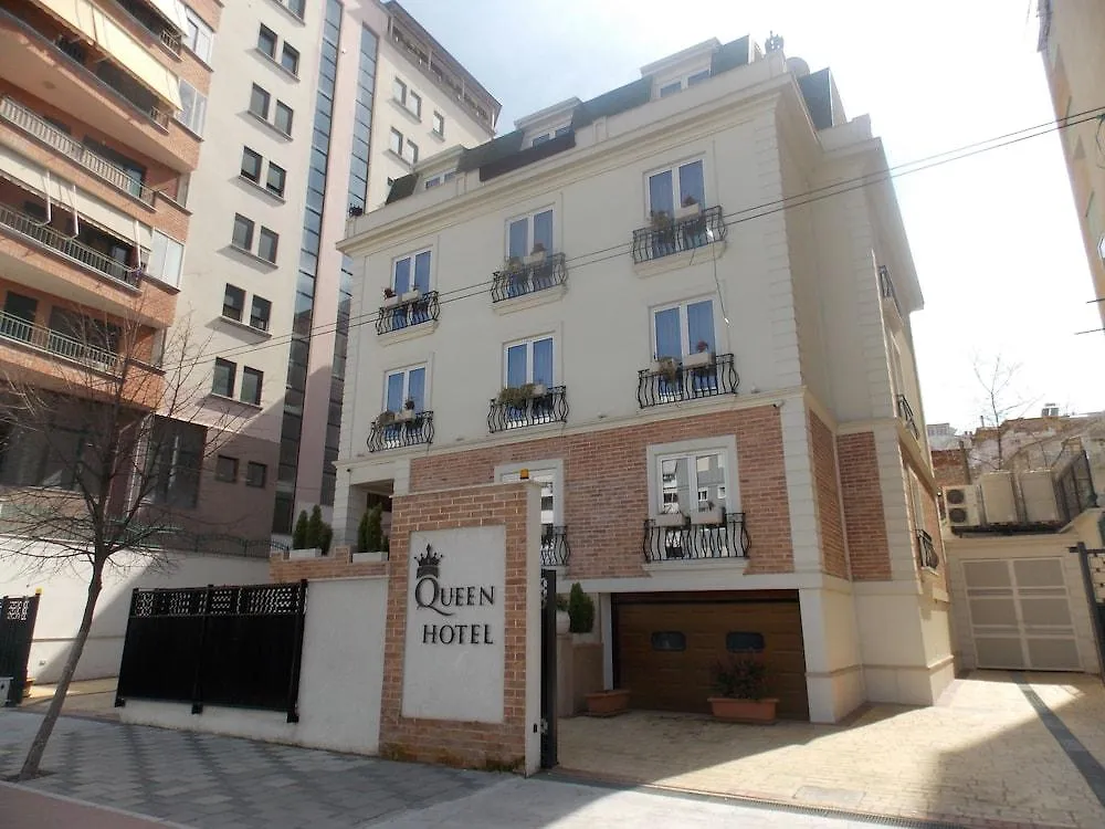 ****  Hotel Queen Тирана Албания