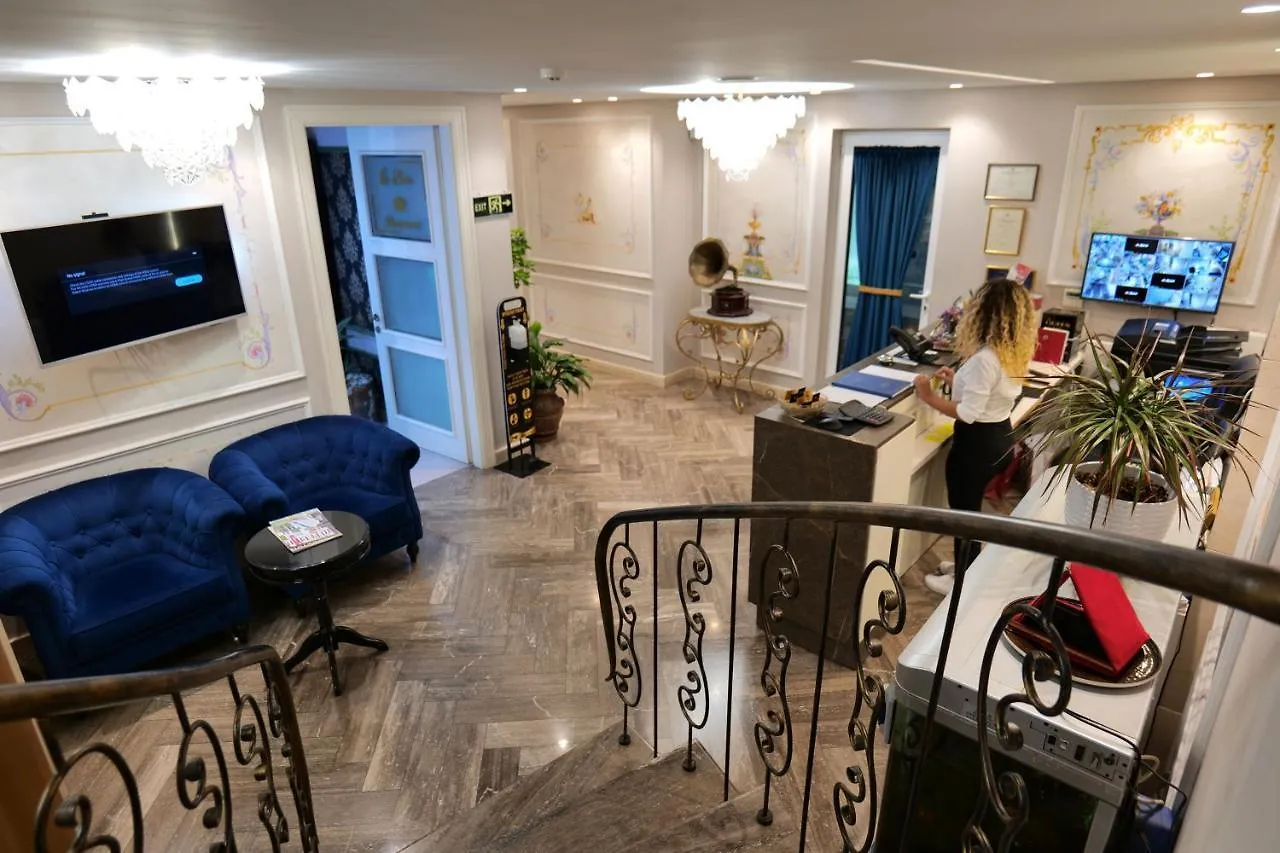 Hotel Queen Тирана 4*,  Албания